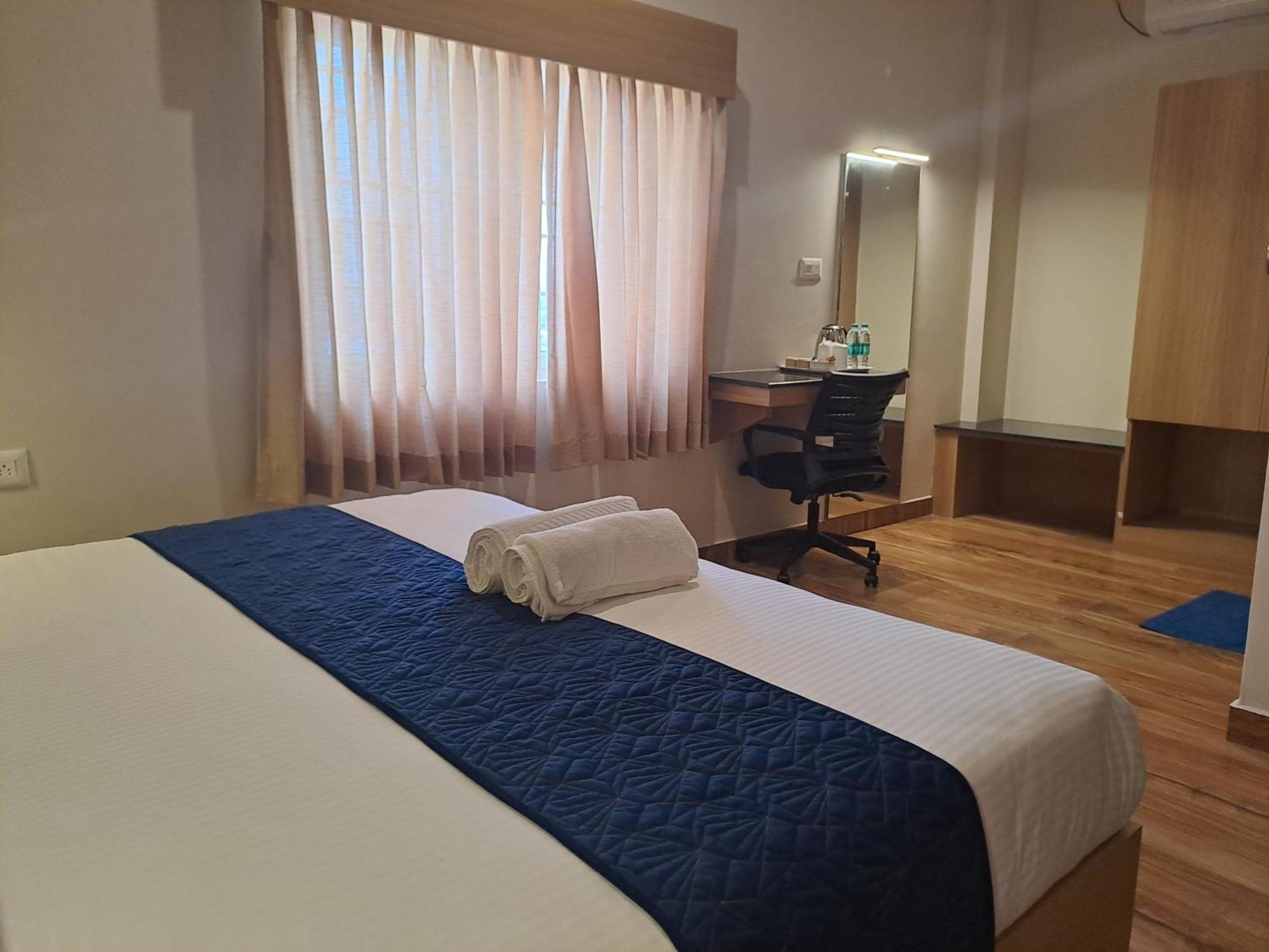Sky Inn Майсуру Екстер'єр фото