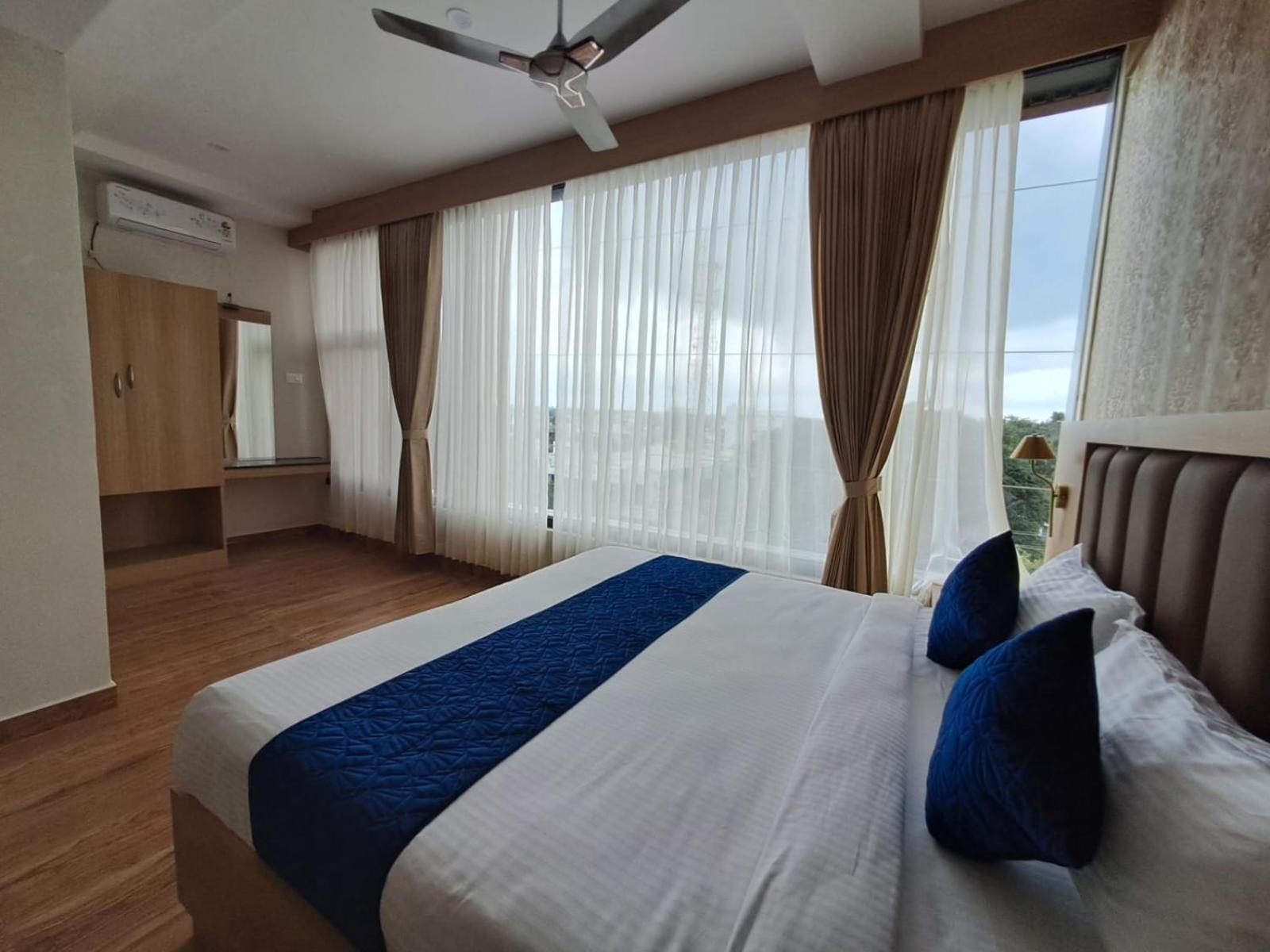Sky Inn Майсуру Екстер'єр фото