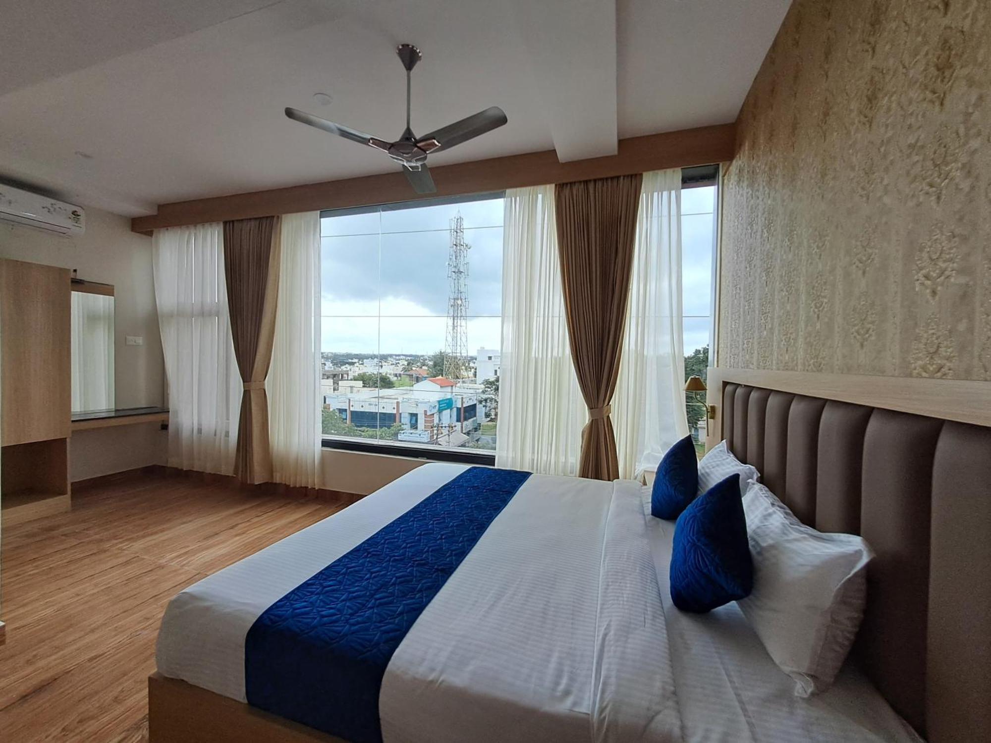 Sky Inn Майсуру Екстер'єр фото